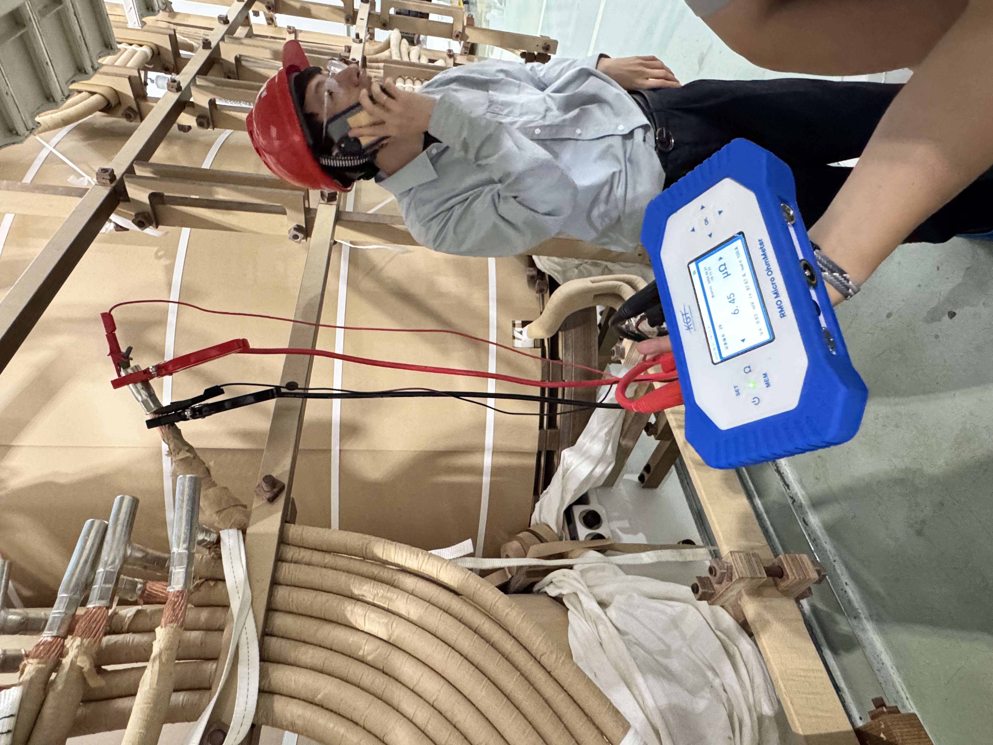 手持回路電阻測試儀檢測現(xiàn)場